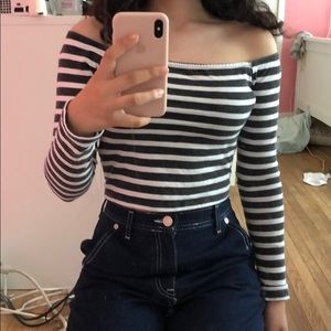 Off the shoulder Shirt 👔